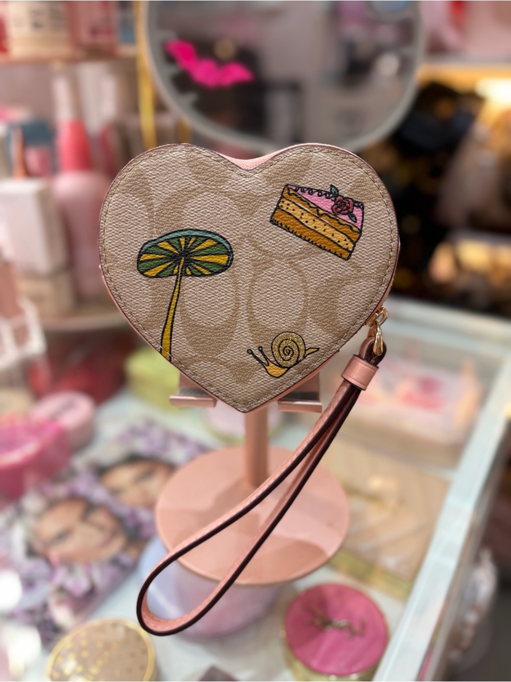 Coach OBU - Observed By Us Heart-Shaped SM Pink Wristlet